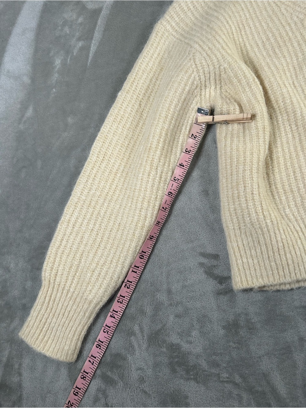 NWT Uniqlo Cream V-Neck Chunky Rib Knit Sweater - Picture 11 of 11